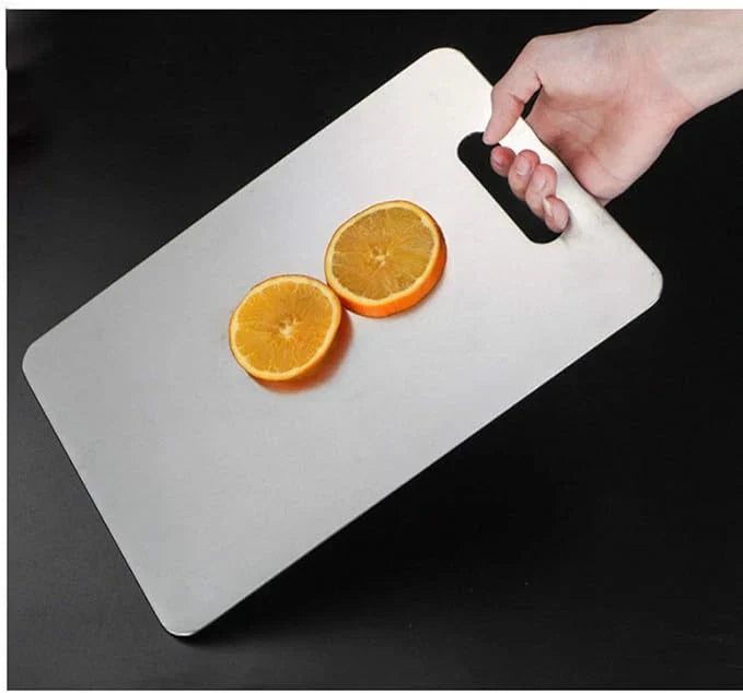 ꜰᴏʀᴀᴄᴛɪᴠᴇ™ Titanium Cutting Board - لوح تقطيع التيتانيوم
